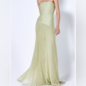Looking for ALEXIS SUNNIVA DRESS SM in black or sage